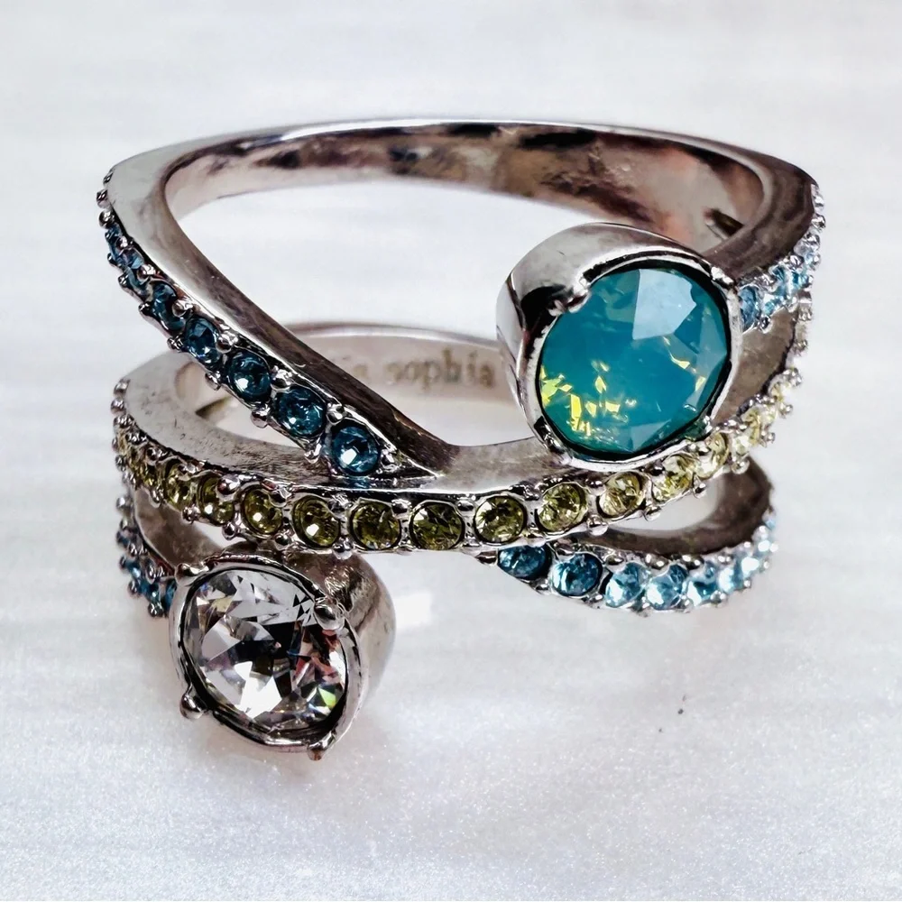 Elegant Silvertone Ring with Blue and Green Accents sz 8